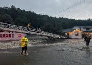 康涅狄格州部分地区降雨量达10英寸。至少1人死亡